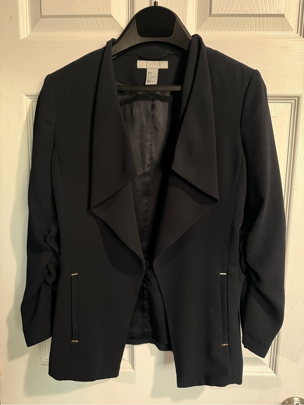 Women’s H&M Elegant Black Blazer Jacket. Size 2